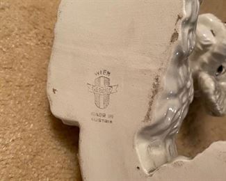 small poodle is signed Wien