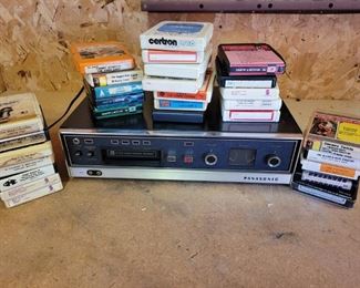 https://ctbids.com/#!/description/share/697706 Yes, it works!! Complete with tapes to listen to! The unit is 17" x 9" wide and 4" tall. Tapes included are Conway Twitty, Hank Williams and more.

