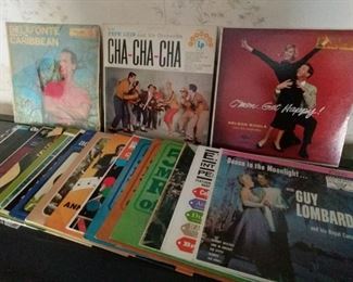 https://ctbids.com/#!/description/share/697728 Miscellaneous lot of vinyl records.

