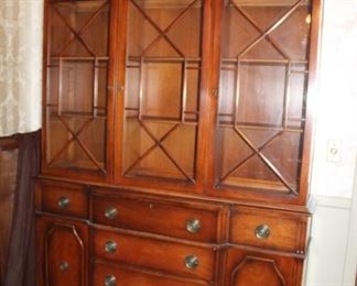 DREXEL CHINA CABINET