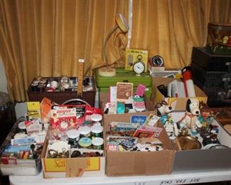 VINTAGE SEWING NOTIONS