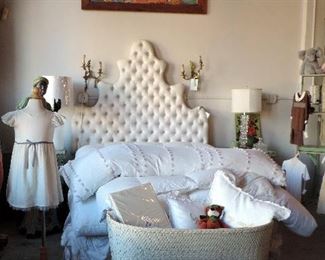 VINTAGE BED & LINENS