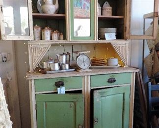 ENGLISH CABINET WITH VINTAGE CHINA ITEMS