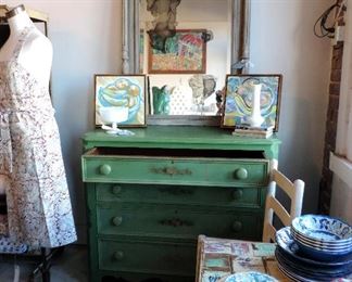 ENGLISH ANTIQUE CHEST WITH FRENCH MIRROR