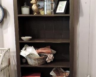 SHELF WITH DECOR