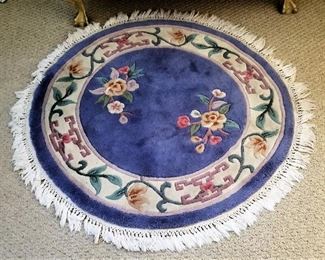 Blue round rug