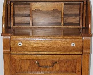 Pulaski Furniture Company Keepsake Collection Golden Oak Ladies Roll Top Desk above 3-Drawers (29”W x 19 1/4”D X 42 1/2”H)