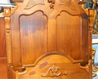 Walnut Victorian Full Size High Back Bed