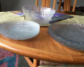 $50 set 2 serving bowls 7 salad bowls 5 plates