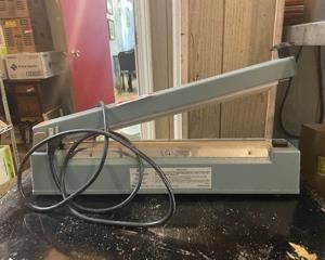 Uline 16 Inch Impulse Sealer With Cutter H-963