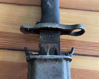 Military Issue  - WW2 Knife/Blade/Dagger with sheath