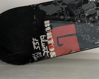 Burton Blunt 155 Snowboard! Comes with bindings!