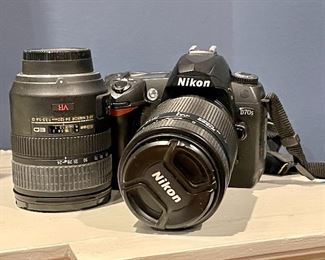 Nikon D-70 with extra lens and cmaera bag!