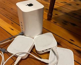 Apple A-1392 Airport Express (3) and Airport Extreme Base Station by Apple! Wi-Fi extenders done right!