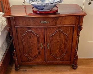 Lovely small cabinet 