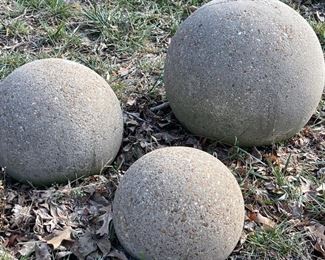 Stone garden ornament orbs