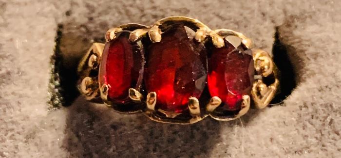 3 stone garnet 10K