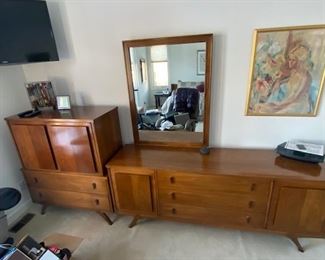 DIXIE BEDROOM SET PICTURE ABOVE NOT FOR SALE