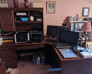 Great computer center/desk
