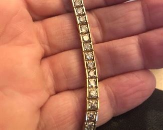 Closer look at 10k diamond tennis bracelet 