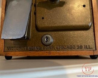 Victor BABY GRAND Counter Top Gumball Machine