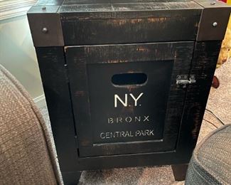 CITY GRAFFITI COLLECTION 1 Door Side Table