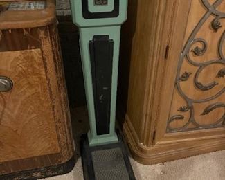 PEONY PARK 5¢ Operated Weight Scale Machine