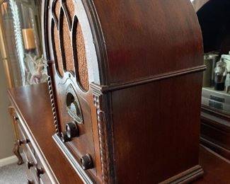 1930's ATWATER KENT Model 82 Super-Heterodyne Cathedral Tube Radio - WORKS