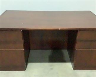 Located in: Chattanooga, TN
6 Drawer Desk
Size (WDH) 66"W x 35"D x 29"H
**Sold as is where is**

SKU: S-8-B