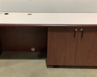 Located in: Chattanooga, TN
Work Station
Size (WDH) 72"W X 24"D X 30 1/2"H
*No Key*
*Sold As Is Where Is*

SKU: R-4-B