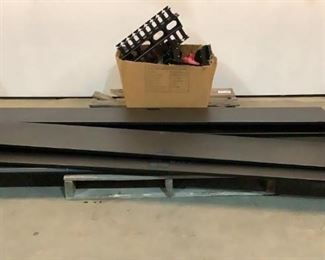 Located in: Chattanooga, TN **Sold As-Is Where Is**
Assorted Server Doors & Parts
Doors
(4)12"W X 81"H
(1)26"W X 79 3/4"H

Assorted Box of Server Rack Parts

SKU: K-6-E