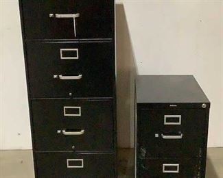 Located in: Chattanooga, TN
Filing Cabinets
Steelcase 4 Drawer: 18"W x 28-1/2"D x 52-1/2"H
Hon 2 Drawer: 15"W x 22"D x 26"H
*No keys*
**Sold as is Where is**