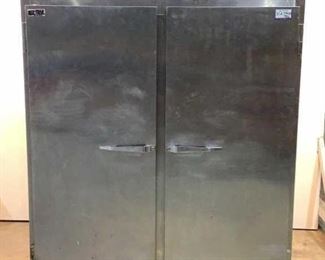 Located in: Chattanooga, TN
MFG McCall
Model L1-1002
Ser# S-785800
Power (V-A-W-P) 115/230 Volts, 1 Phase, 60 Hz
Refrigerator and/or Freezer
Size (WDH) 66-3/4"W x 35-1/4"D x 7'H

**Sold as is Where is**
Unable To Test (Must be Hard Wired in)