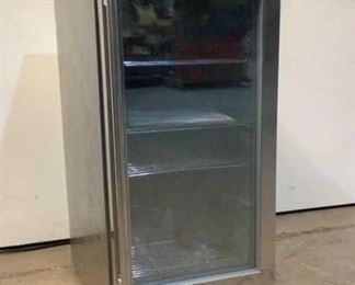 Located in: Chattanooga, TN
MFG Orien
Model SC90OD
Ser# FV09000700/101765284
Power (V-A-W-P) 115V, 60Hz, 2.0A
Outdoor Beverage Center
Size (WDH) 14-1/2"W x 24-1/2"D x 33"
**Sold As Is Where Is**

SKU: V-6-A
Tested - Works