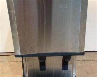 Located in: Chattanooga, TN
MFG Scotsman
Model HID540W-1A
Ser# 15061320014978
Power (V-A-W-P) 115V, 9A, 60Hz, Single Phase
Ice Machine & Dispenser
Size (WDH) 21"Wx23"Dx41-1/4"H
**Sold As Is Where Is**

SKU: A-3
Powers On- Unable to Test For Ice