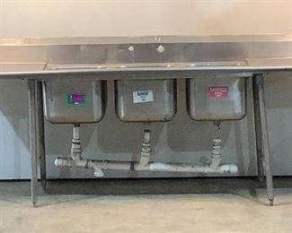 Located in: Chattanooga, TN
Stainless Steel Sink
Overall Size - 102-1/2"W x 27"D x 37"H
Sink Size - 16"W x 20"D x 13"H

**Sold as is Where is**