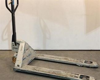 Located in: Chattanooga, TN
MFG Crown
Model PTH50
Ser# 7-1024226
Pallet Jack
Size (WDH) 27"W X 62"D X 47"H
5,000 lb Capacity
*Sold As Is Where Is*
Tested - Works