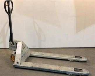 Located in: Chattanooga, TN
MFG Crown
Model PTH50
Ser# 7-1182275
Pallet Jack
Size (WDH) 27"W X 62"D X 47"H
5,000 lb Capacity
*Sold As Is Where Is*
Tested - Works