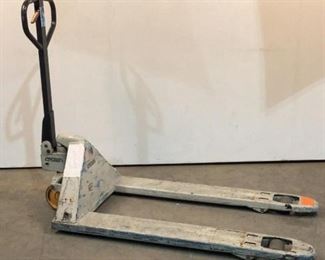 Located in: Chattanooga, TN
MFG Crown
Model PTH50
Ser# 7-1105996
Pallet Jack
Size (WDH) 27"W X 62"D X 47"H
5,000 lb Capacity
*Sold As Is Where Is*
Tested - Works