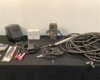 Located in: Chattanooga, TN
Assorted Welding Supplies
Thermite Welding Cast, Welding Hood, Torch Tip, Electrode Holder, Toggle Switch, Grounding Cable
and 2 Spindle Hubs
**Sold as is Where is