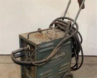 Located in: Chattanooga, TN
MFG Lenco
Model C-3000
Power (V-A-W-P) 208-230V, 60Cyc, 2400A
Portable Spot Welder
Size (WDH) 11"Wx30"Dx36"H
Panelspotter
Single Phase

**Sold As Is Where Is**

SKU: S-FLOOR
Unable To Test