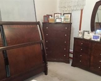 King size Davis Int'l. 6 pcs. bedroom set