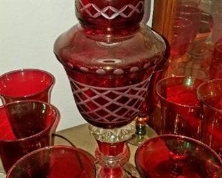 Pr. red/cranberry lamps