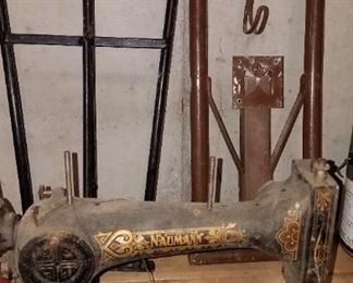 Naumann sewing machine head. Saddle brackets