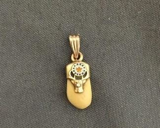 0.4 Grams 10kt Yellow Gold & Elk Ivory Pendant from Estate