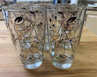 Such a fun set of vintage cocktail glasses! They are 5.5" tall and are ready to serve the beverage of your choice! 
