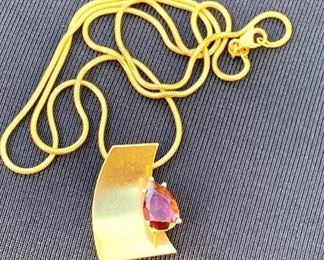 Robert C Trisko 14k Pendant and Chain. Absolutely stunning 14k and garnet pendant strung on a 14k (19") chain. Total weight is 8.90 grams. 