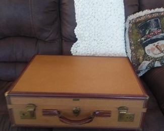 Vintage antique suitcase, mint!