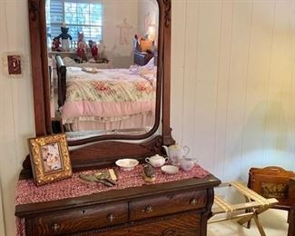 Matching Dresser with Ex- Large bi-leveled mirror