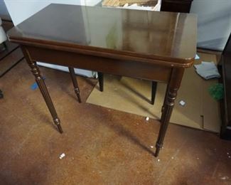 swivel top table